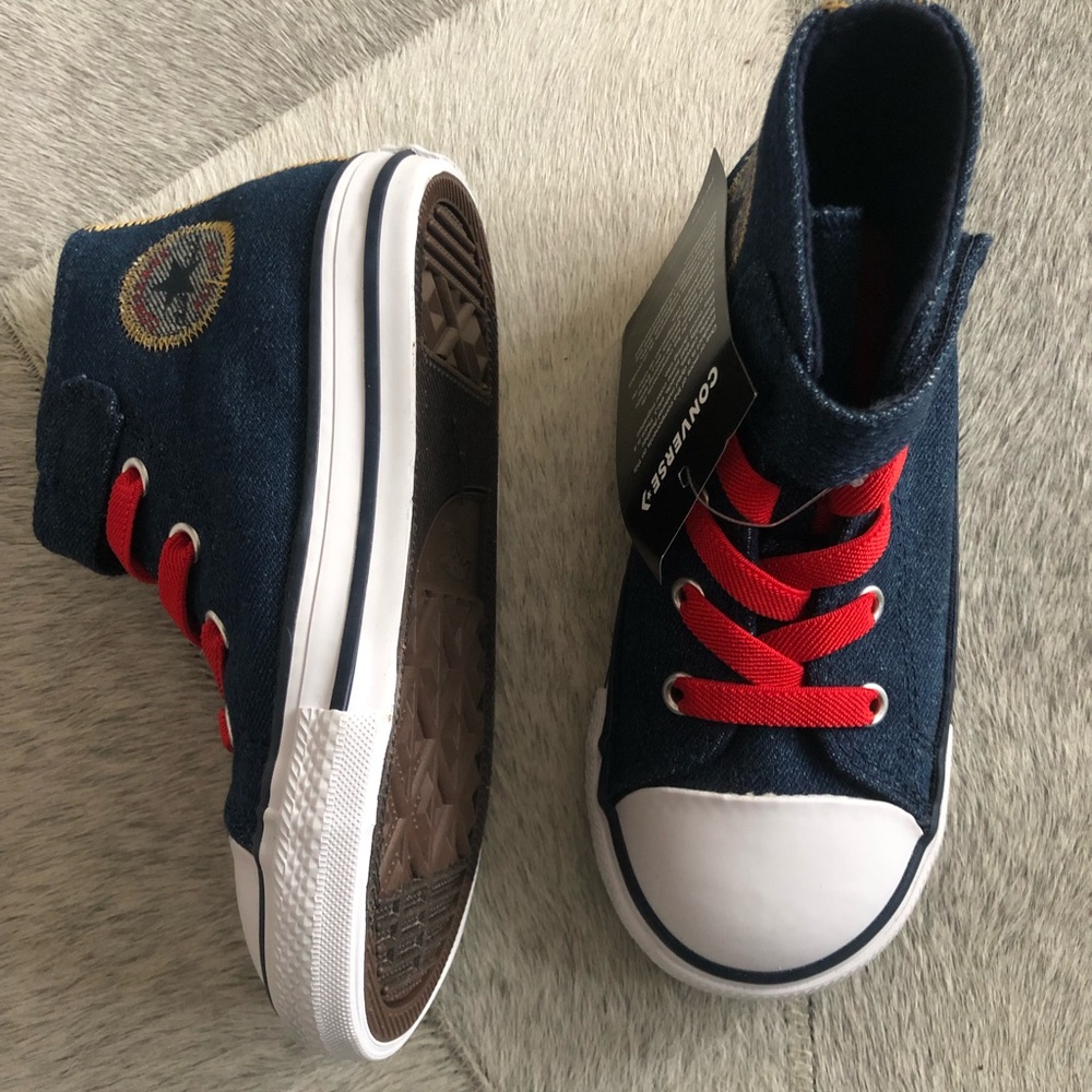 Converse kids shoes (NWT)